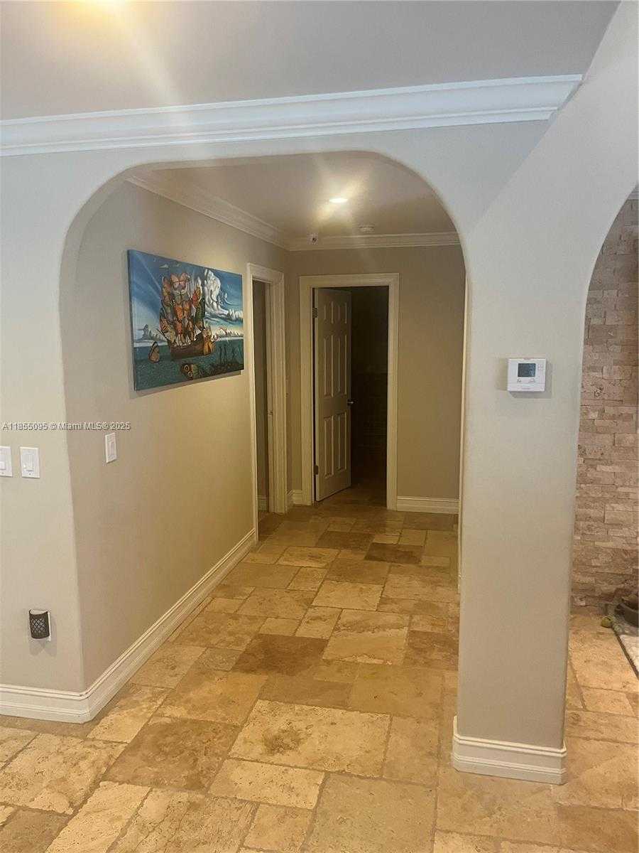Small Image of 20305 NORTH EAST 10TH CT, Miami Number 2