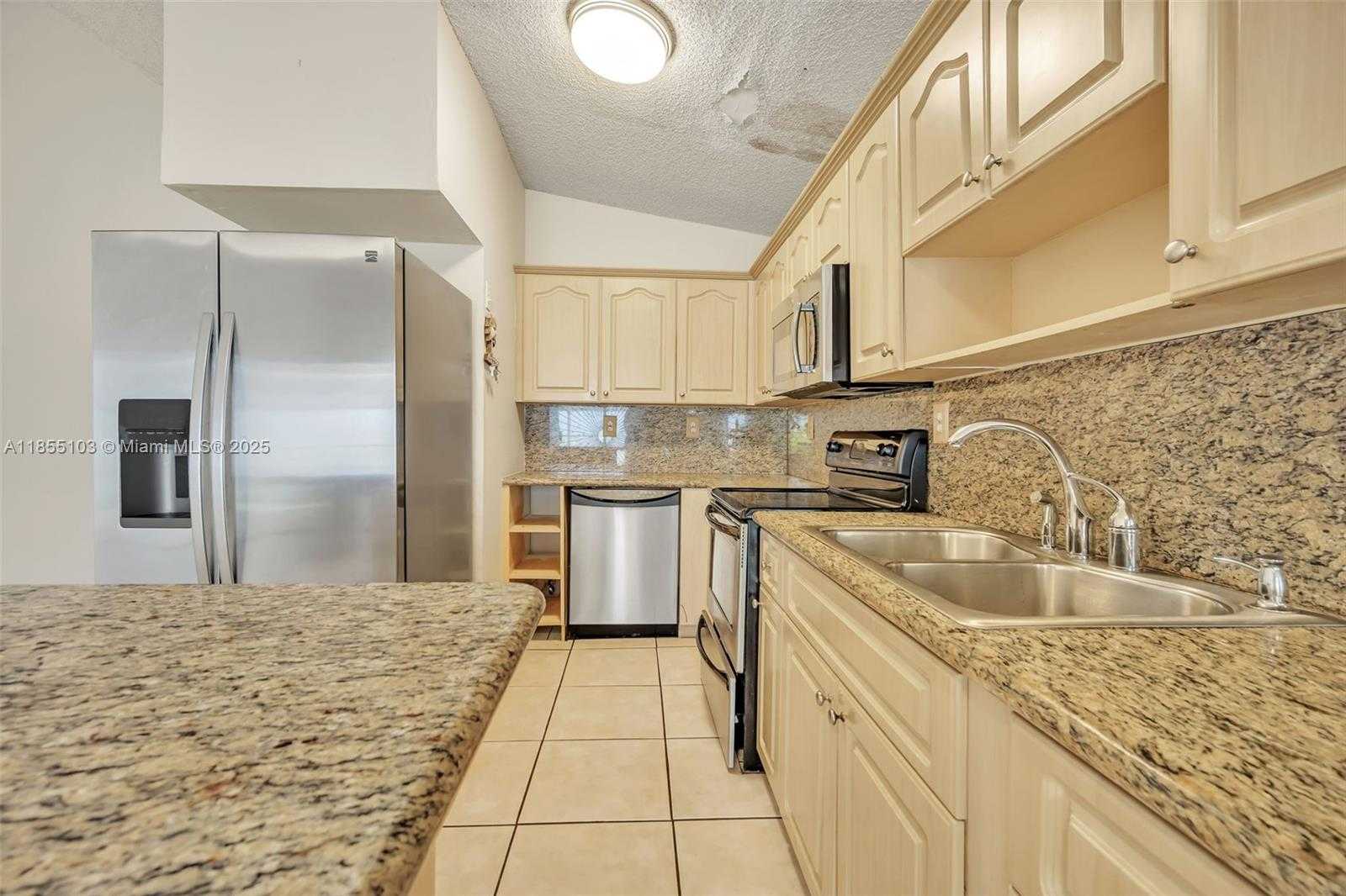 Small Image of 7540 WEST 29TH AVE, Hialeah Number 10
