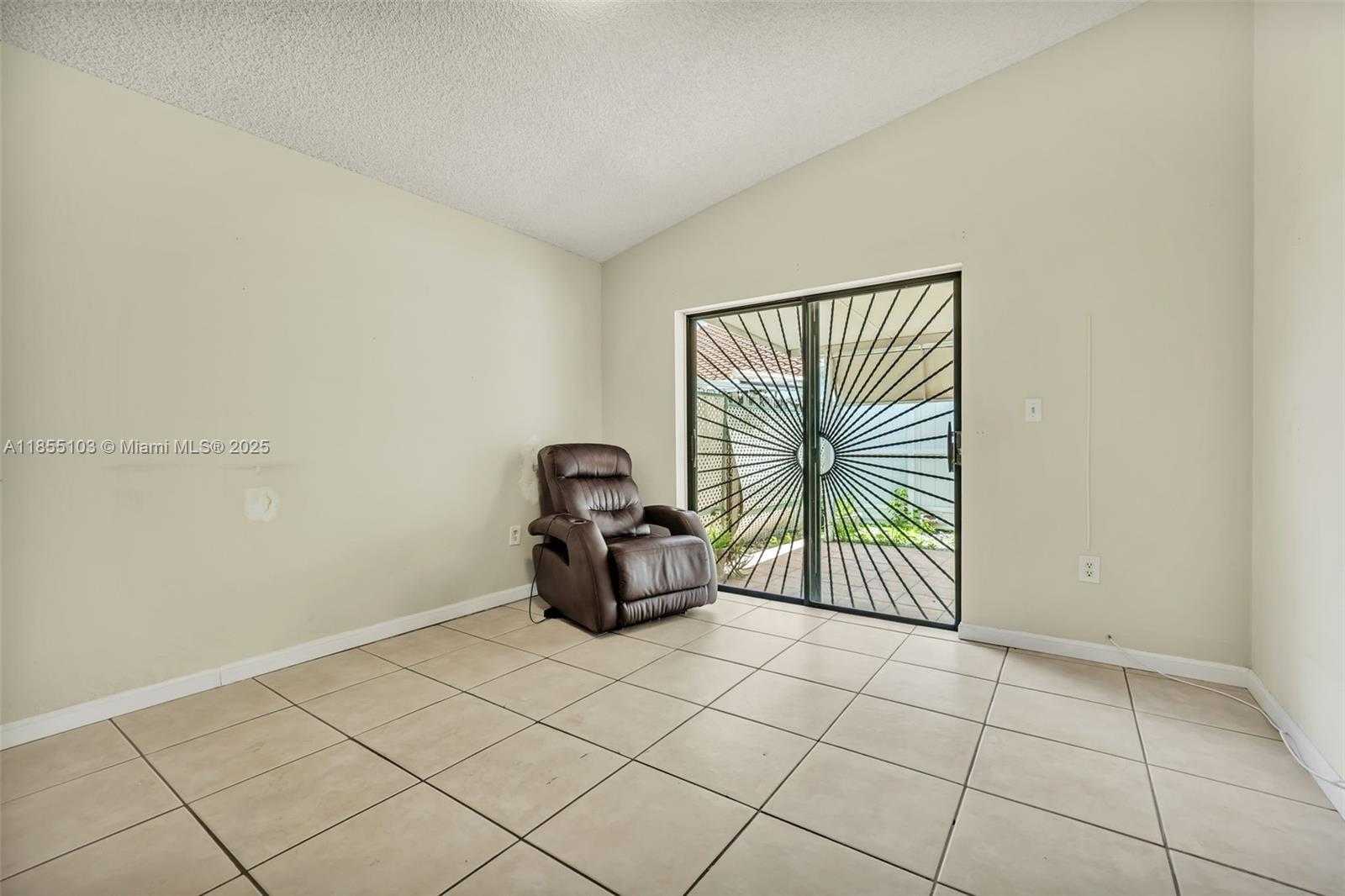 Small Image of 7540 WEST 29TH AVE, Hialeah Number 6