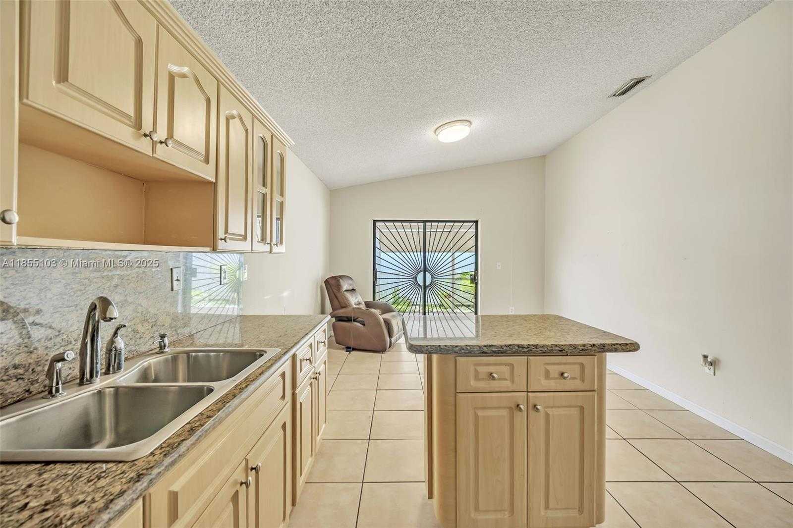 Small Image of 7540 WEST 29TH AVE, Hialeah Number 8