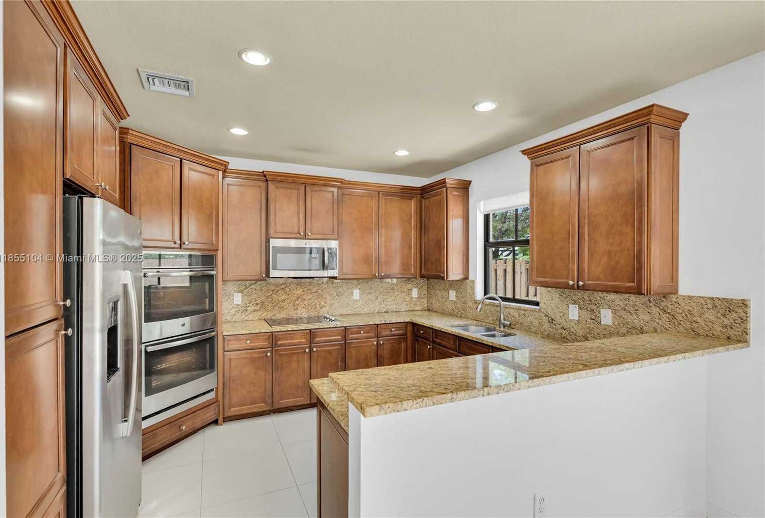 Small Image of 8630 NORTH WEST 101ST PL, Doral Number 12