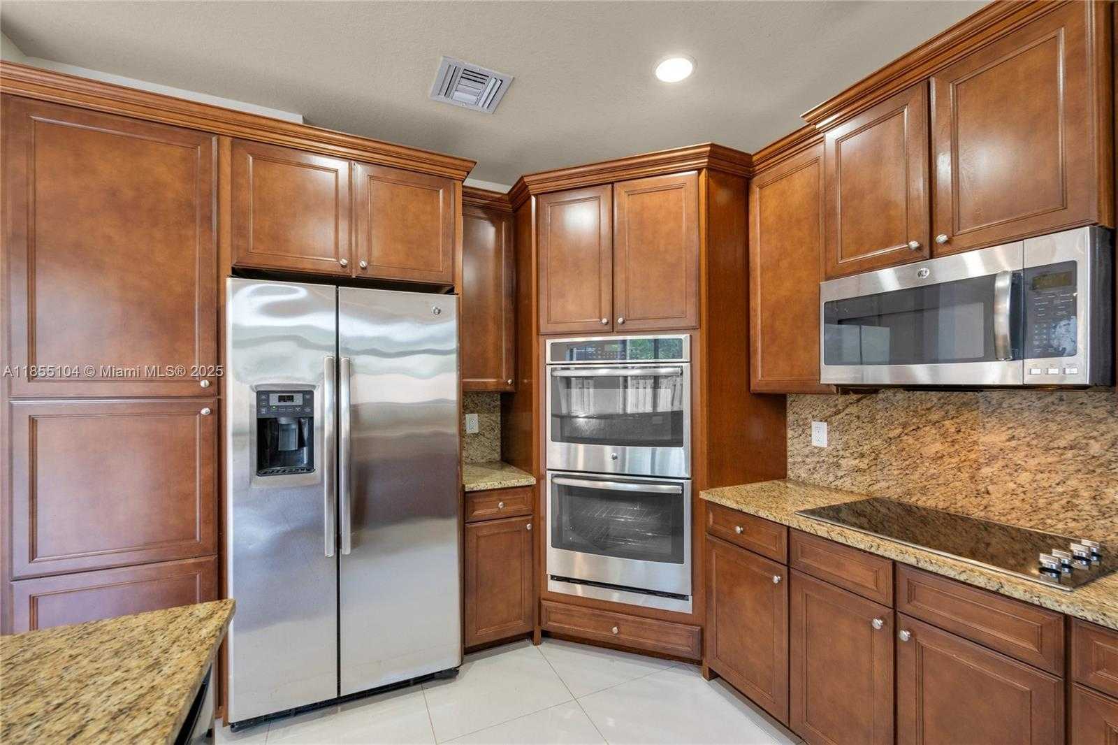 Small Image of 8630 NORTH WEST 101ST PL, Doral Number 13