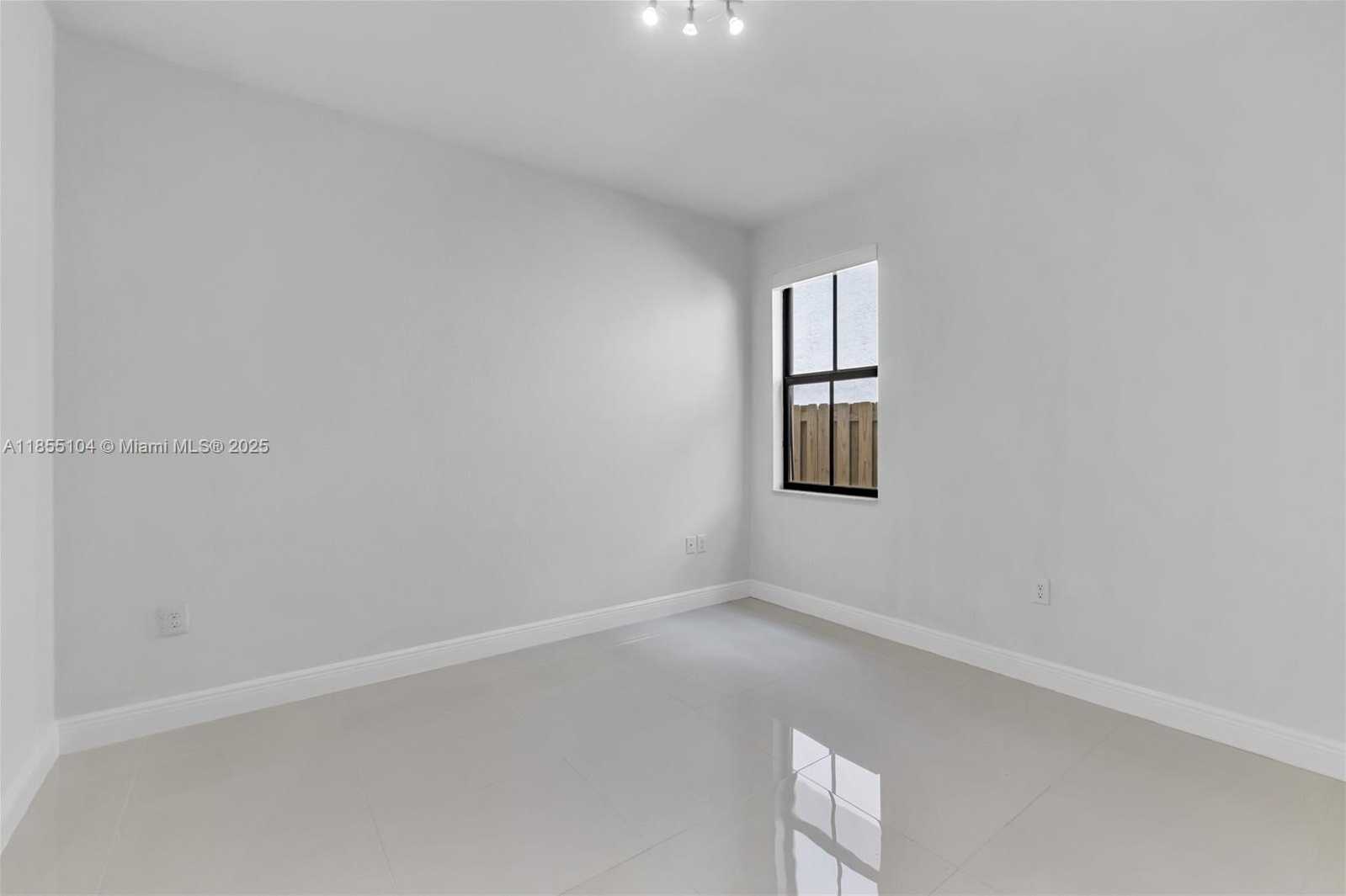 Small Image of 8630 NORTH WEST 101ST PL, Doral Number 18