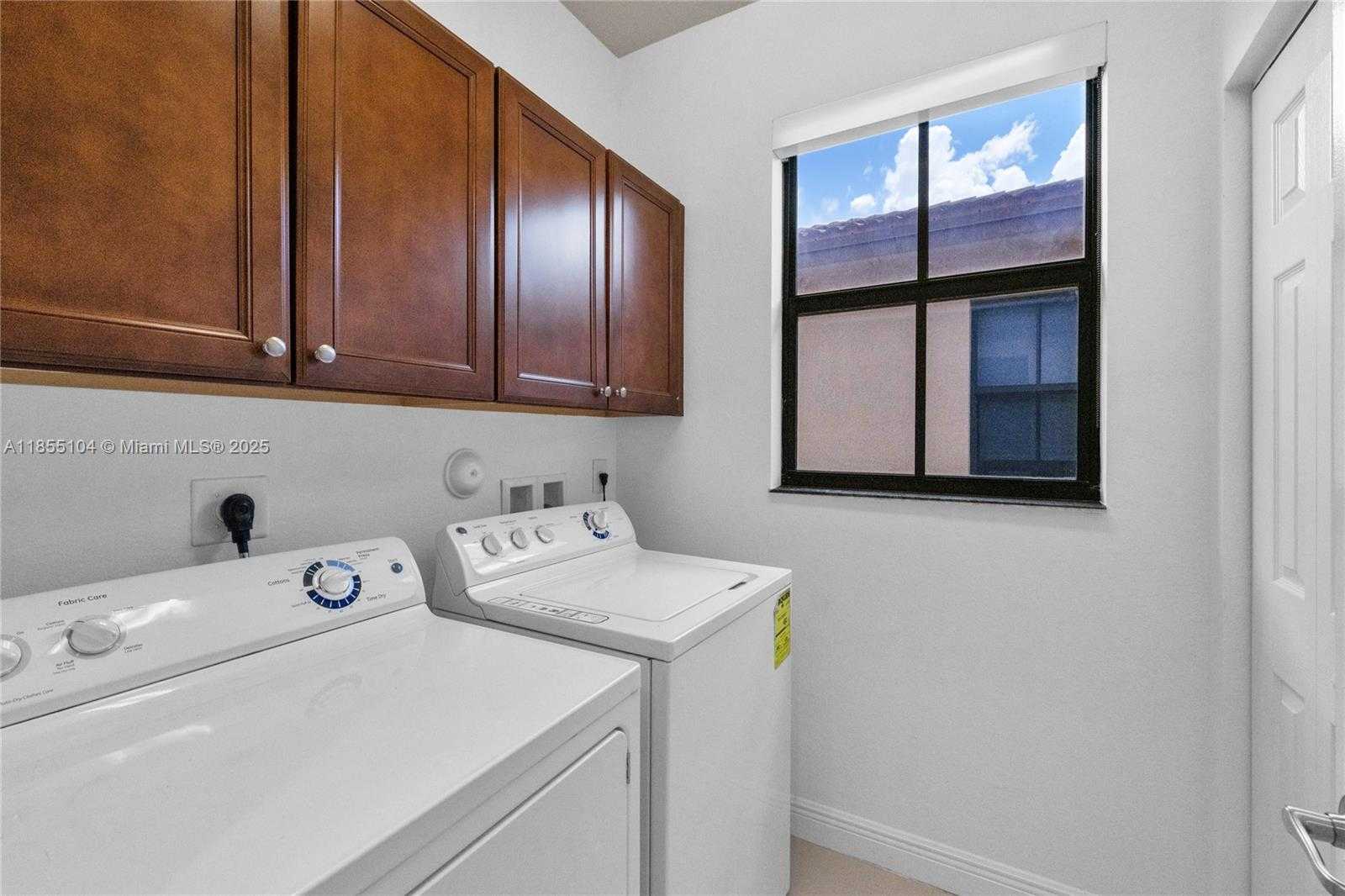 Small Image of 8630 NORTH WEST 101ST PL, Doral Number 20