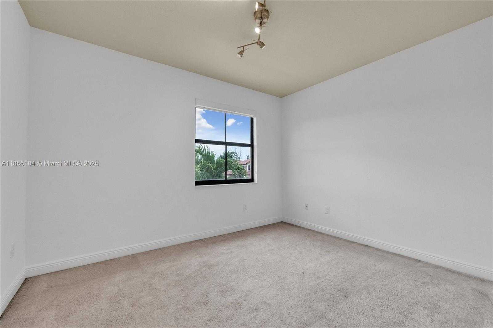 Small Image of 8630 NORTH WEST 101ST PL, Doral Number 22