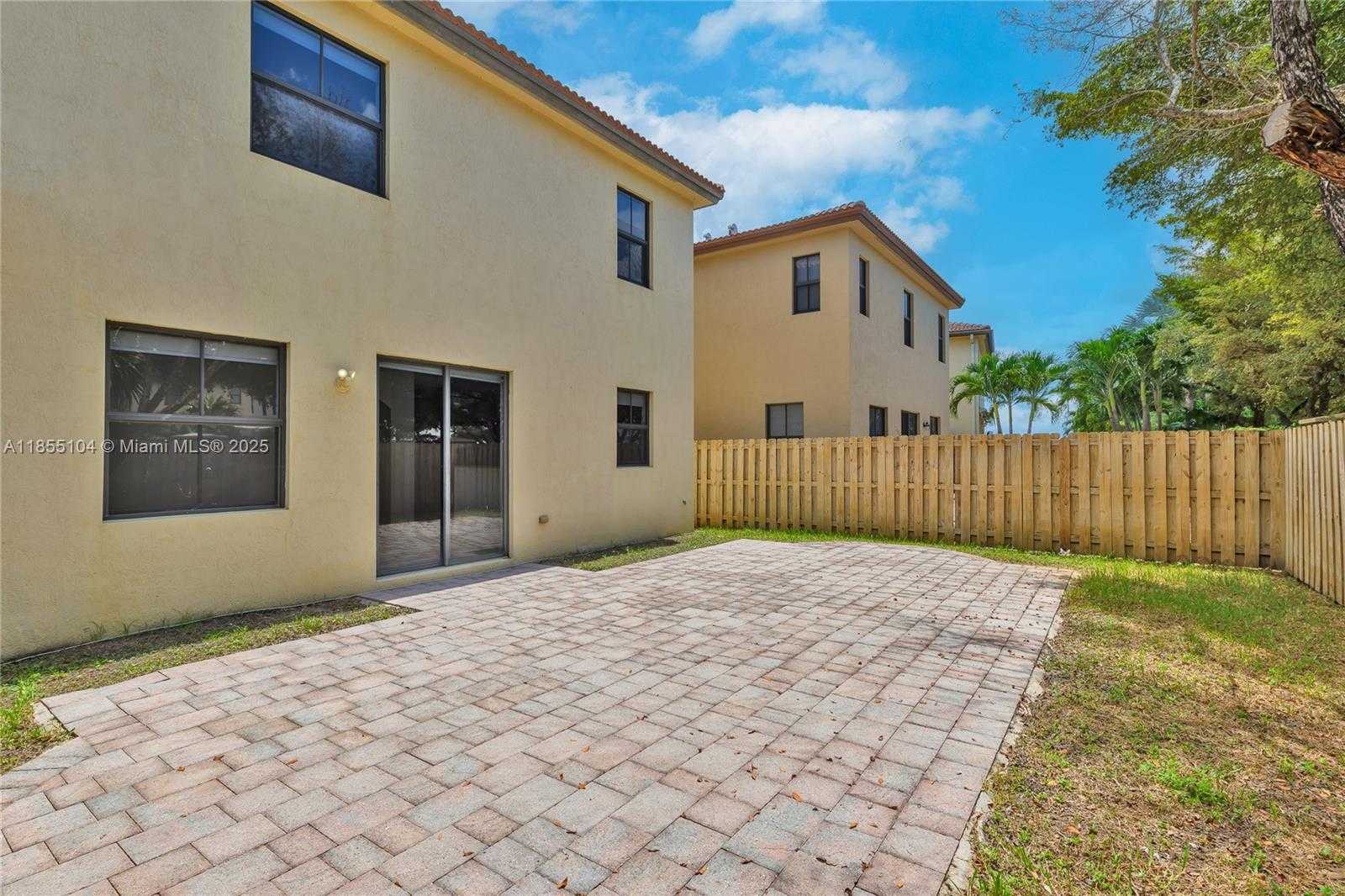 Small Image of 8630 NORTH WEST 101ST PL, Doral Number 31
