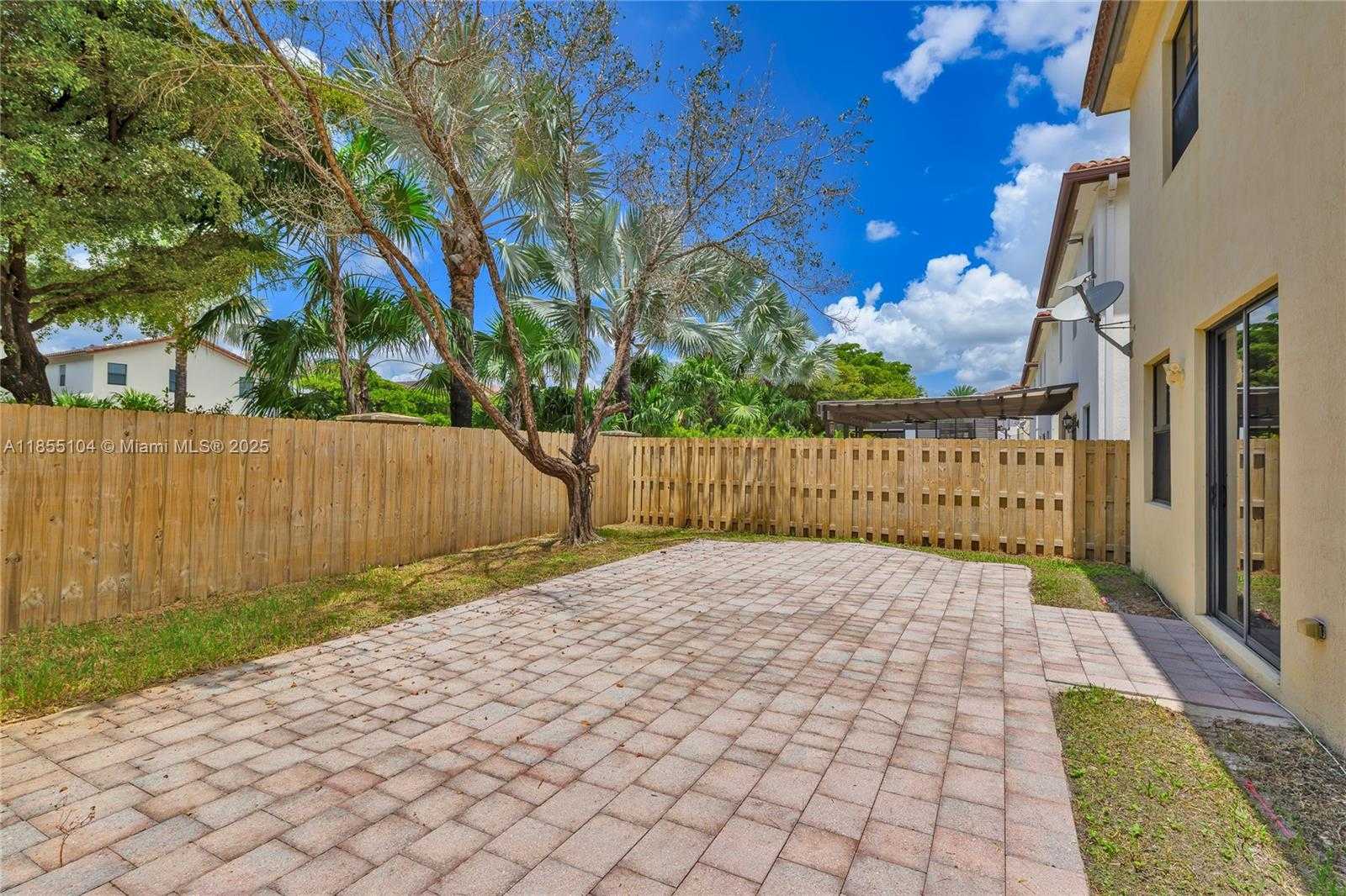 Small Image of 8630 NORTH WEST 101ST PL, Doral Number 34