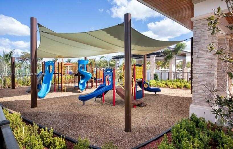 Small Image of 8630 NORTH WEST 101ST PL, Doral Number 43