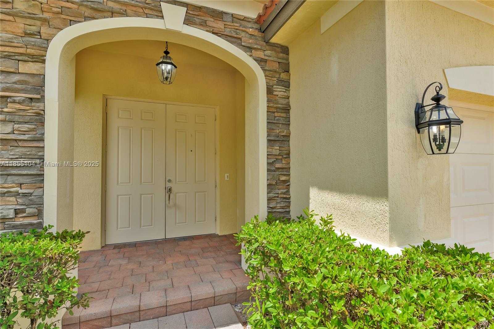 Small Image of 8630 NORTH WEST 101ST PL, Doral Number 6