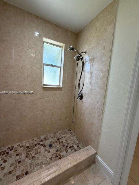 Small Image of 2711 DEWEY ST, Hollywood Number 11