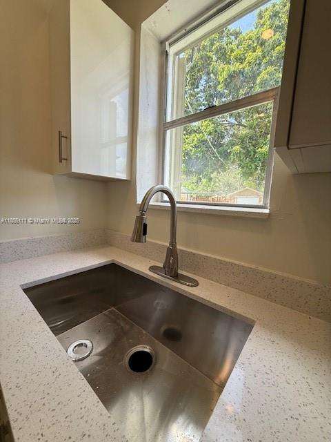 Small Image of 2711 DEWEY ST, Hollywood Number 12