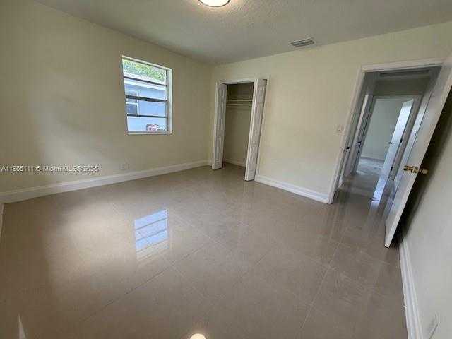 Small Image of 2711 DEWEY ST, Hollywood Number 16