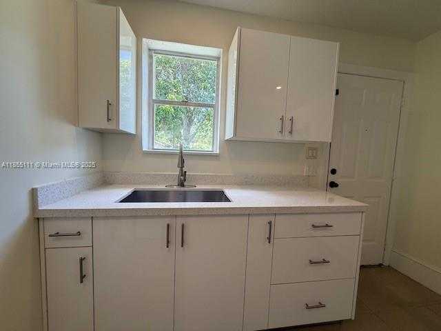 Small Image of 2711 DEWEY ST, Hollywood Number 26