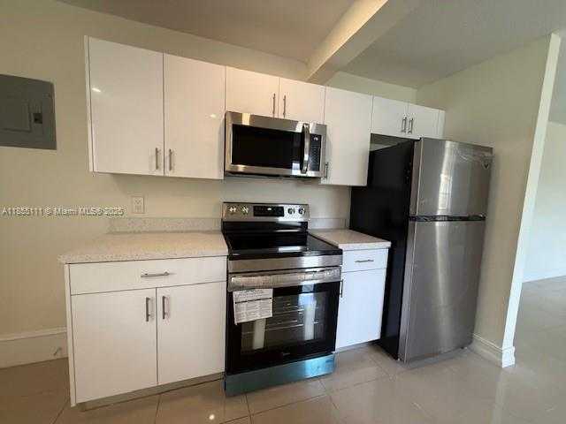 Small Image of 2711 DEWEY ST, Hollywood Number 7