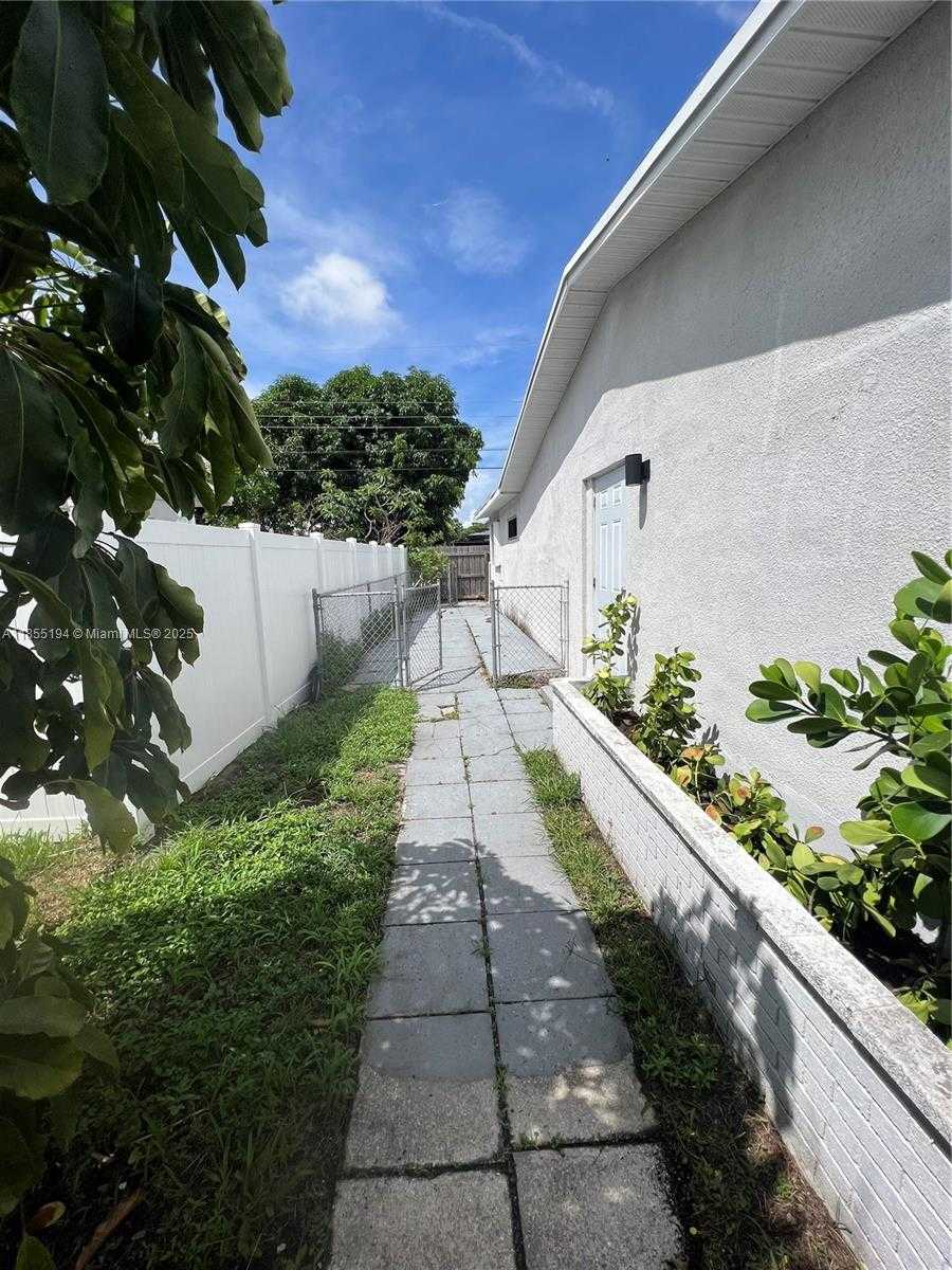 Small Image of 1573 NORTH EAST 30TH CT, Pompano Beach Number 24