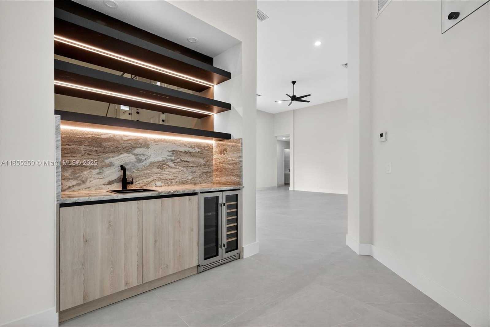 Small Image of 3303 WEST STONEBROOK CIR, Davie Number 15