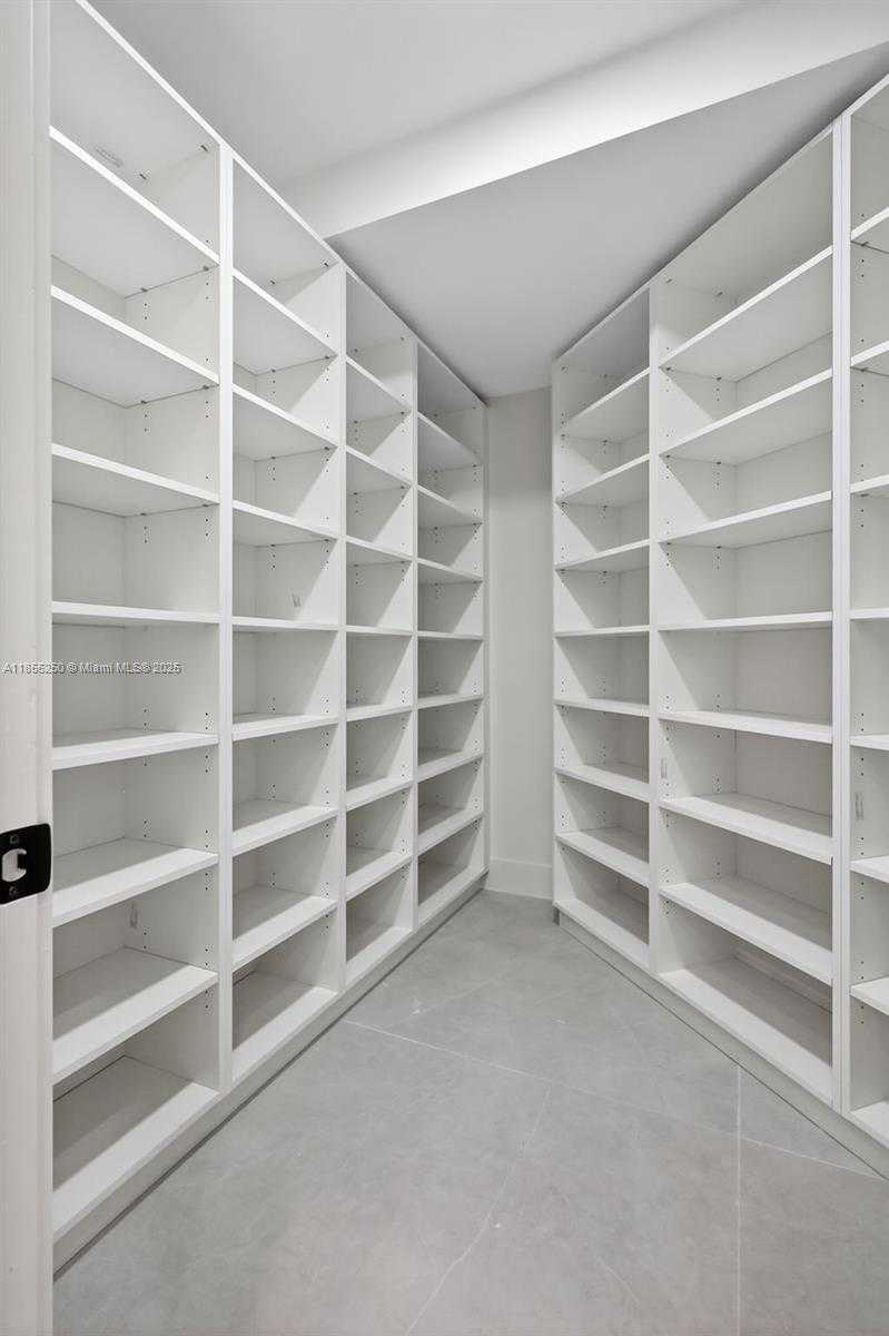 Small Image of 3303 WEST STONEBROOK CIR, Davie Number 21