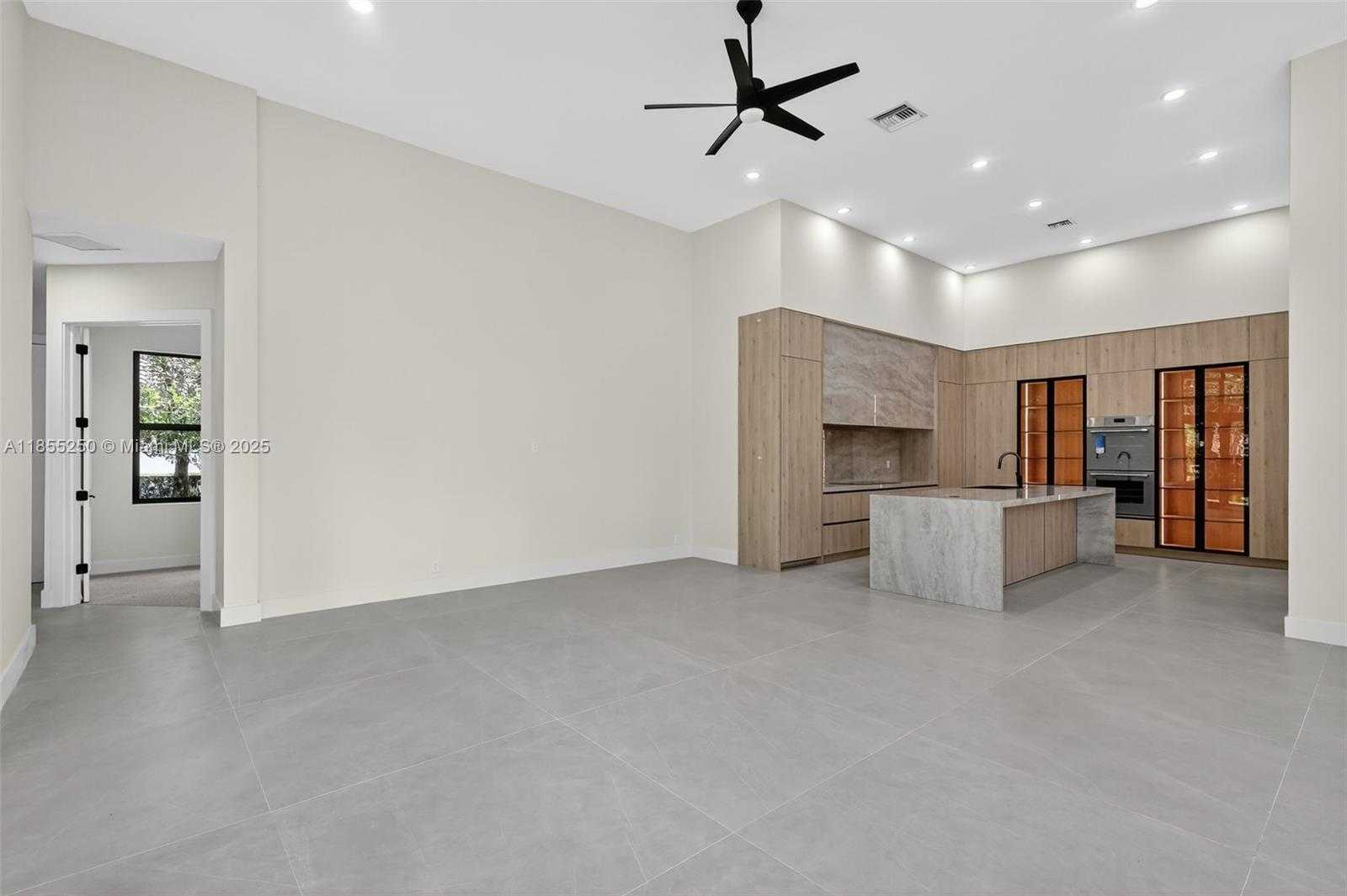 Small Image of 3303 WEST STONEBROOK CIR, Davie Number 22