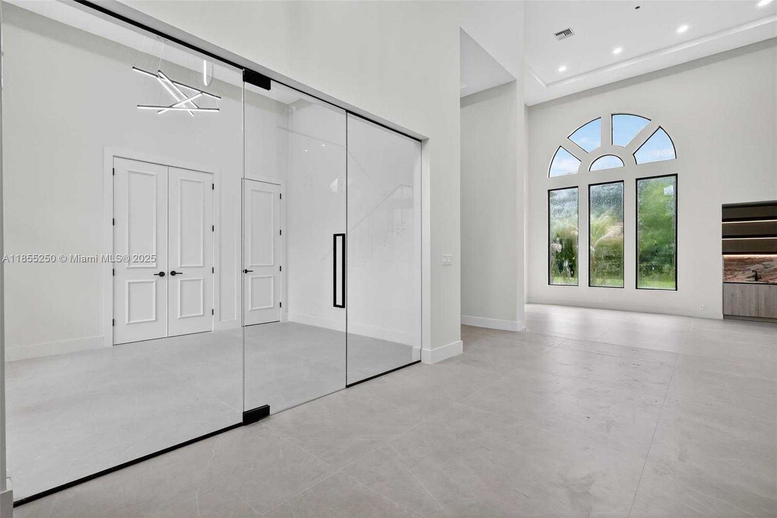 Small Image of 3303 WEST STONEBROOK CIR, Davie Number 28