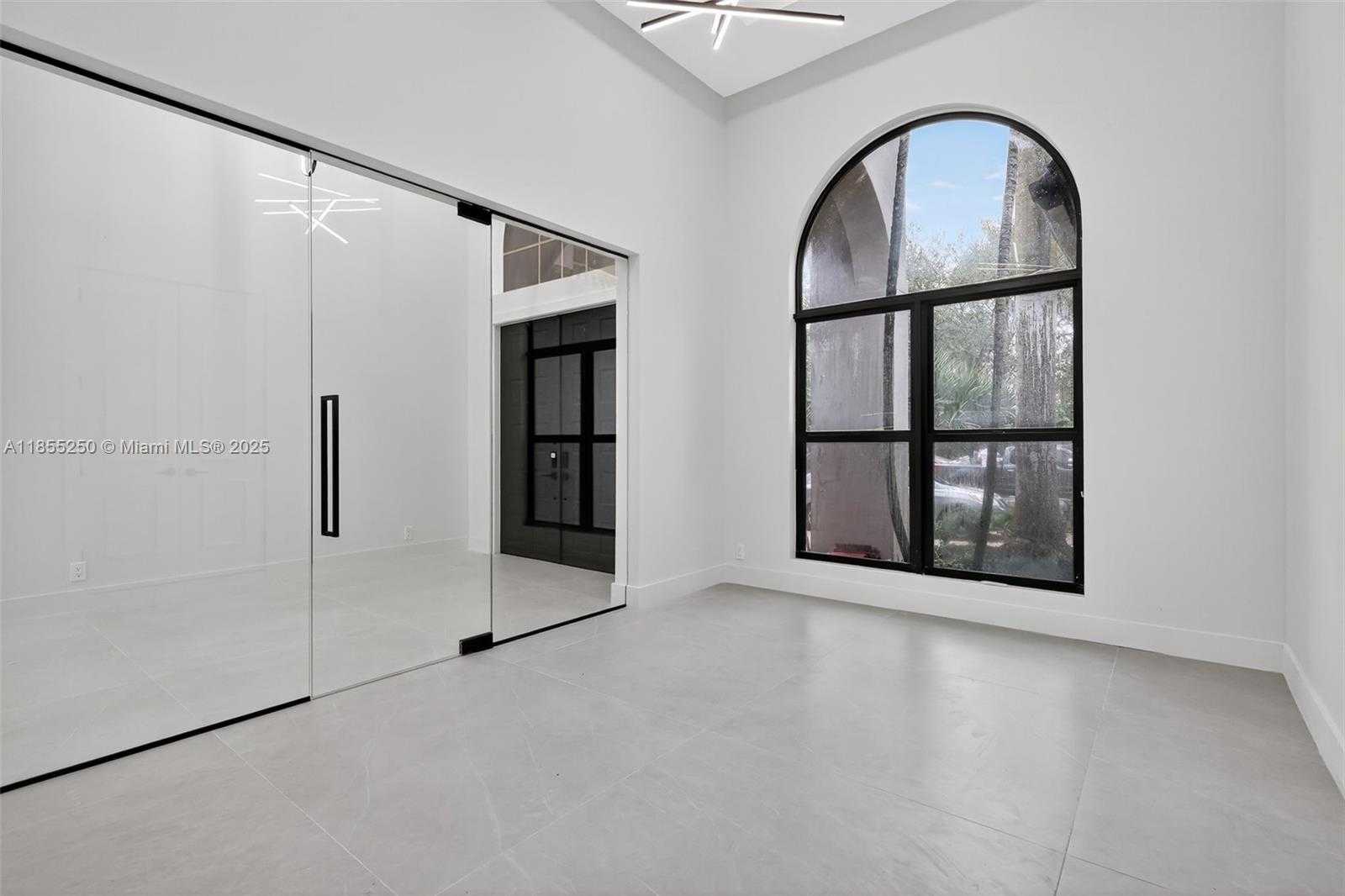 Small Image of 3303 WEST STONEBROOK CIR, Davie Number 30