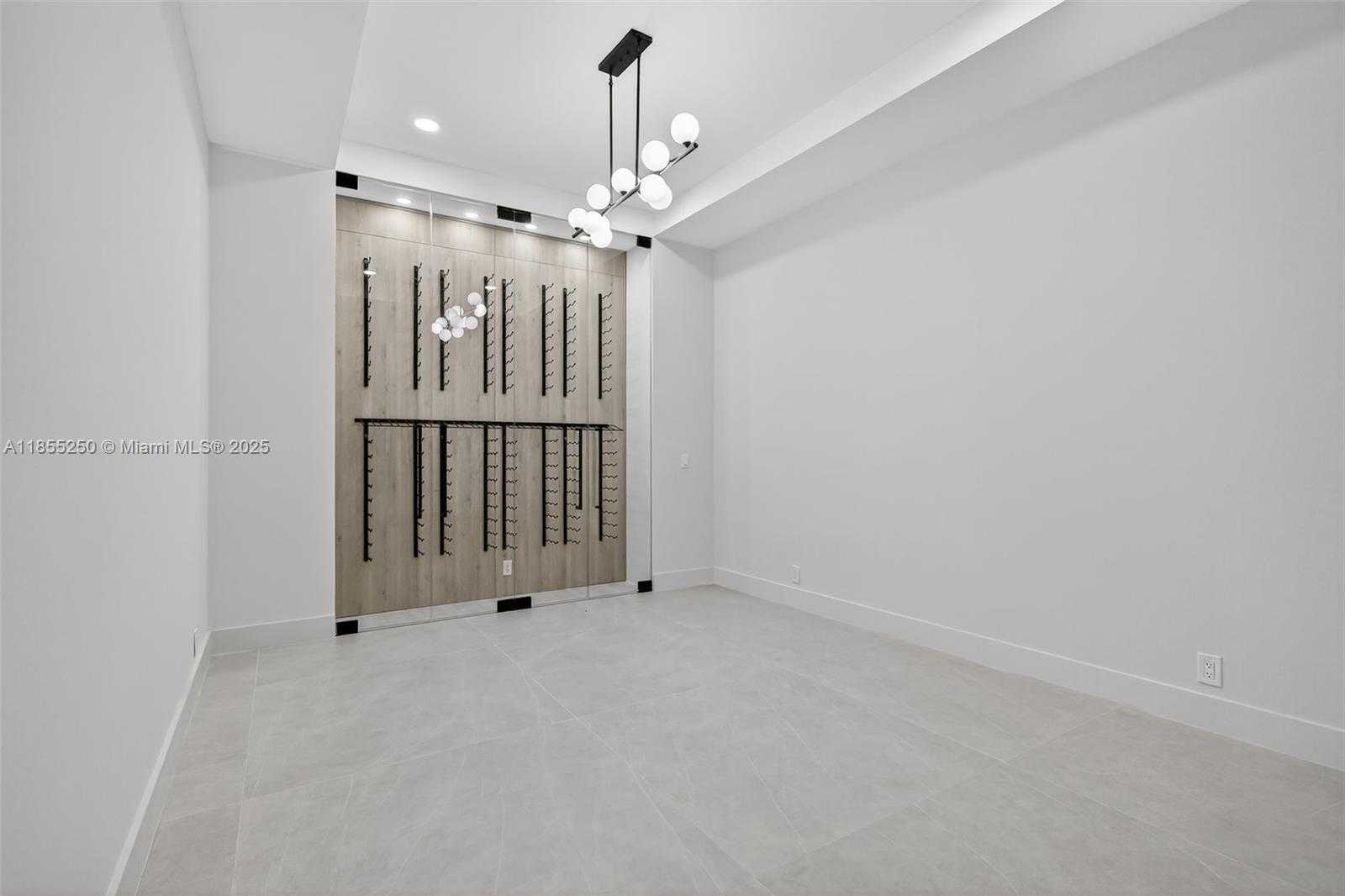 Small Image of 3303 WEST STONEBROOK CIR, Davie Number 33