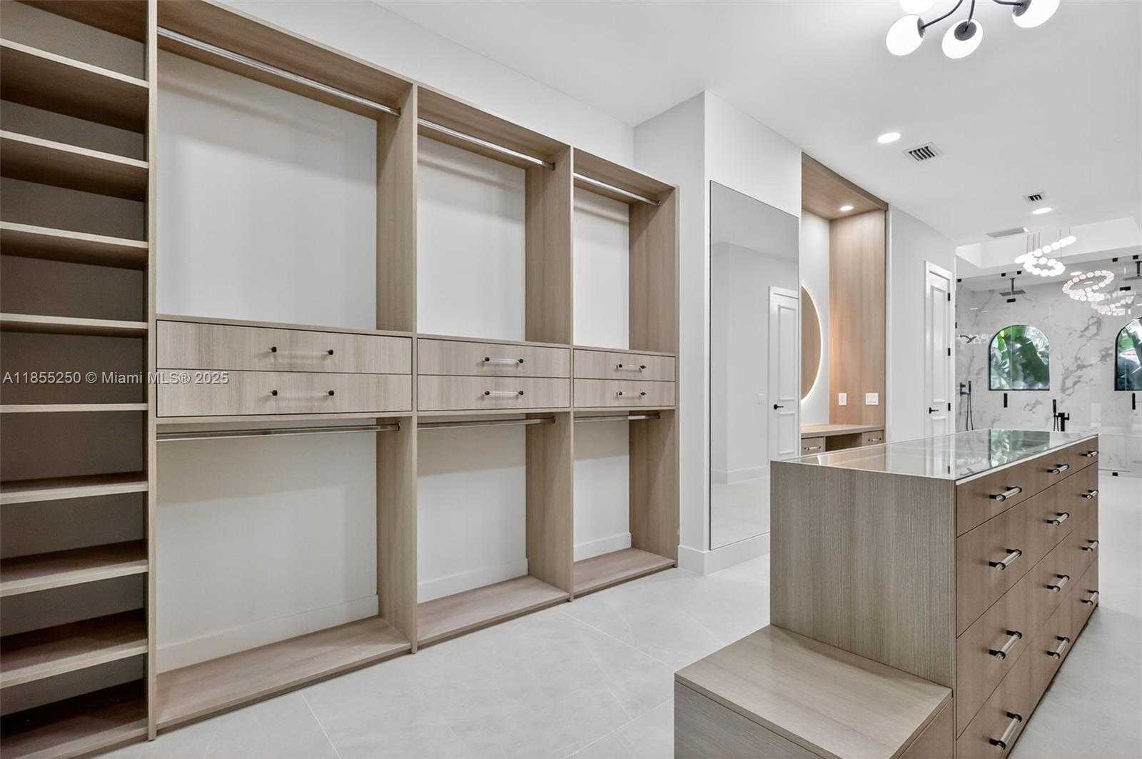 Small Image of 3303 WEST STONEBROOK CIR, Davie Number 41