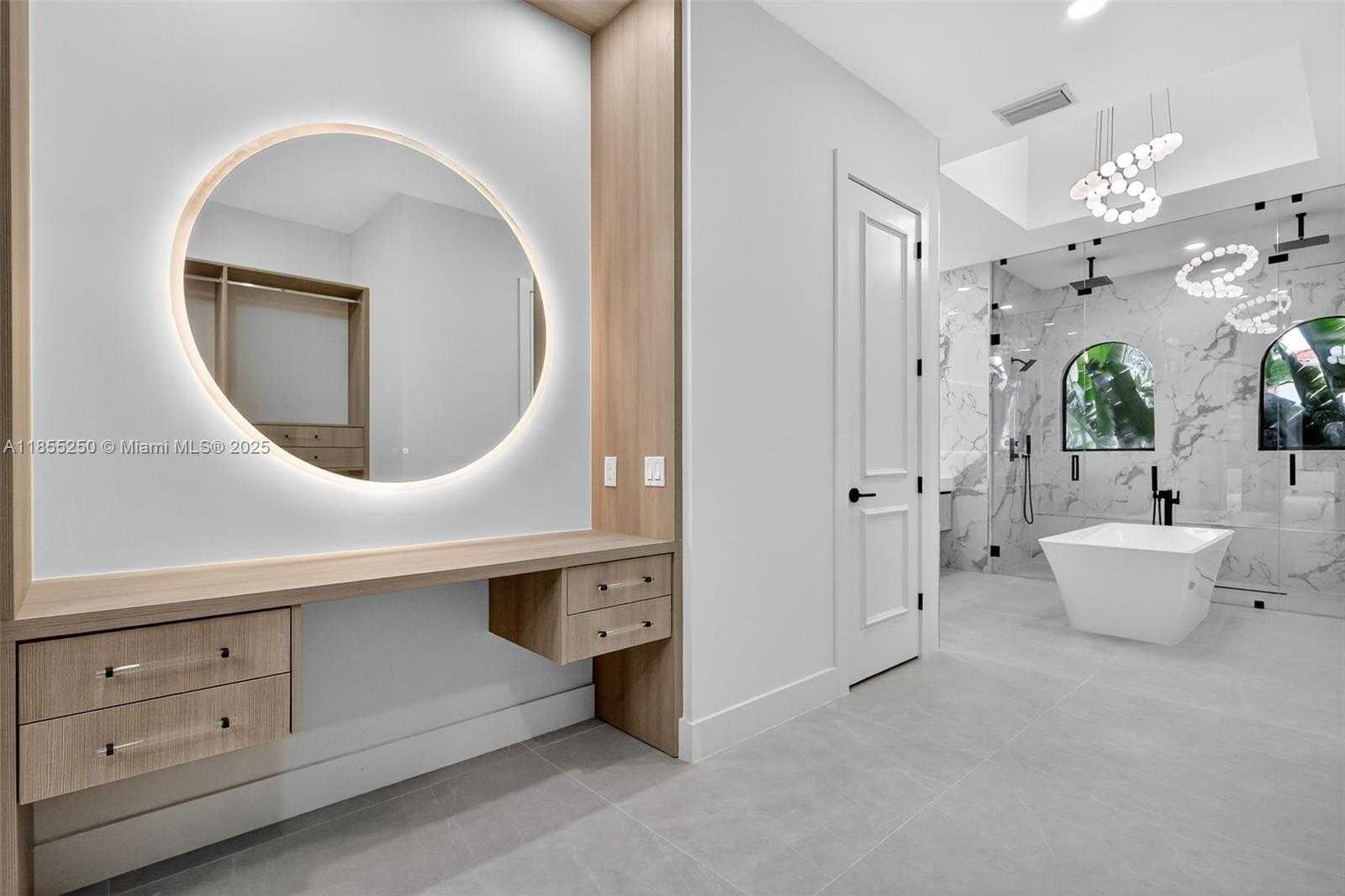 Small Image of 3303 WEST STONEBROOK CIR, Davie Number 42
