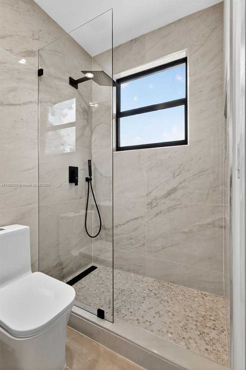 Small Image of 3303 WEST STONEBROOK CIR, Davie Number 52