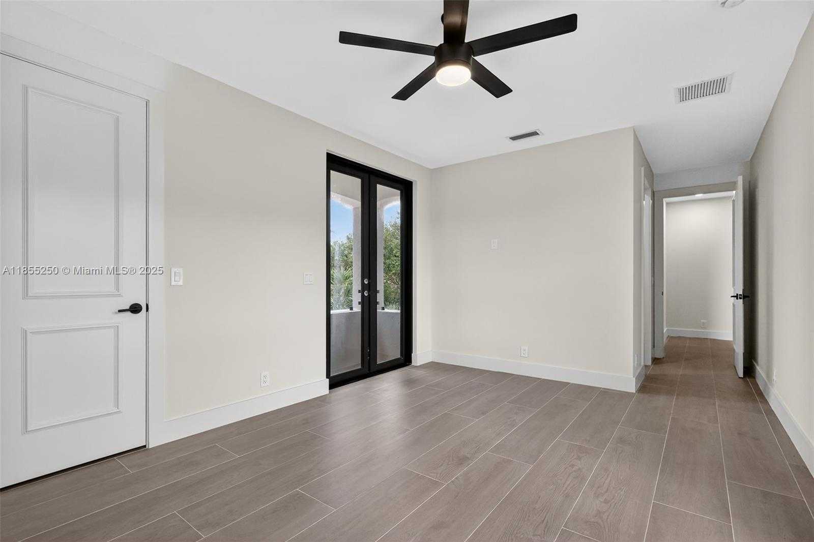 Small Image of 3303 WEST STONEBROOK CIR, Davie Number 55