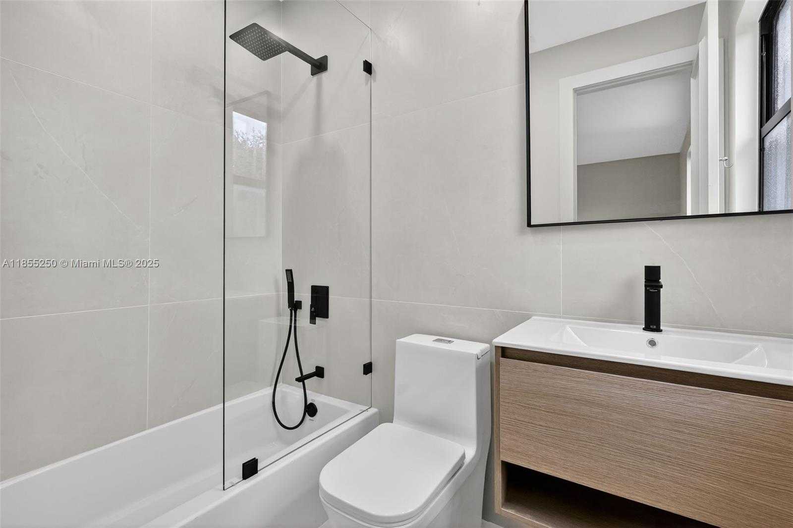 Small Image of 3303 WEST STONEBROOK CIR, Davie Number 60