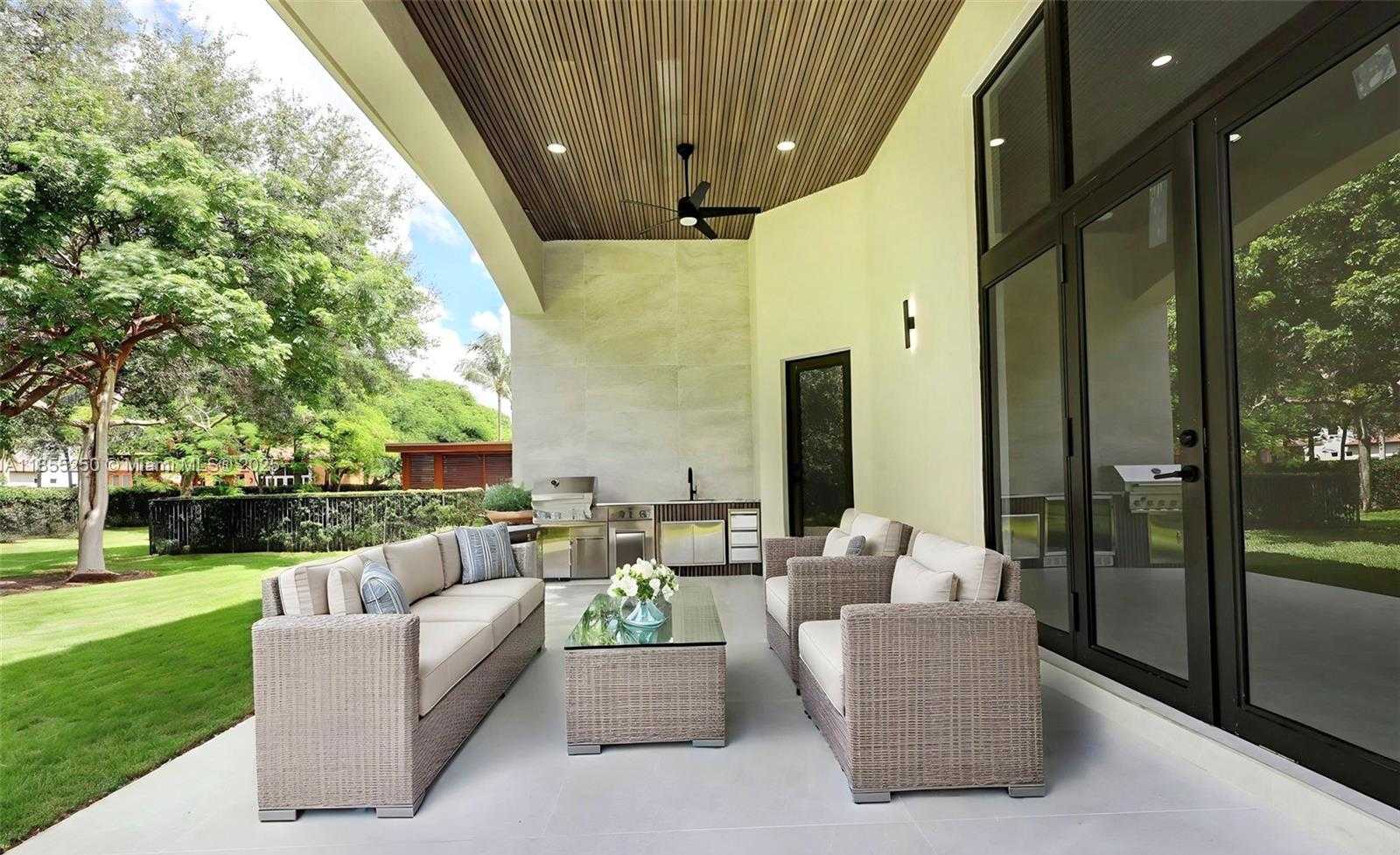 Small Image of 3303 WEST STONEBROOK CIR, Davie Number 64