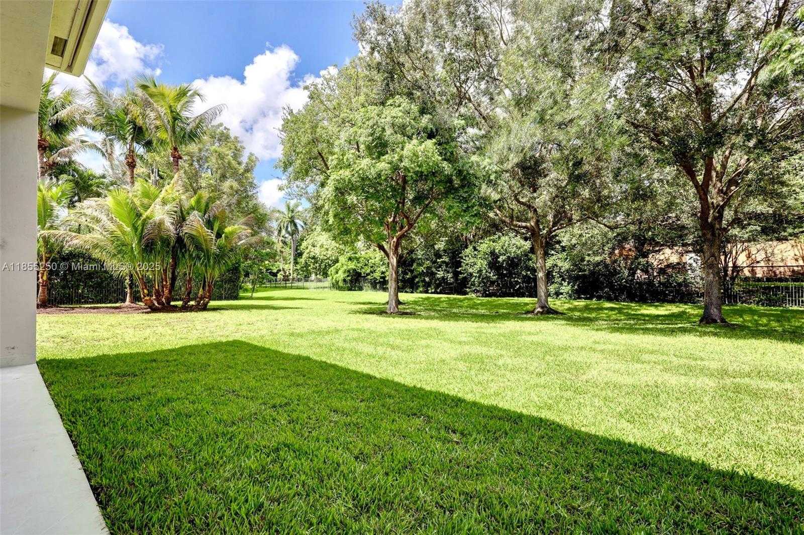 Small Image of 3303 WEST STONEBROOK CIR, Davie Number 70