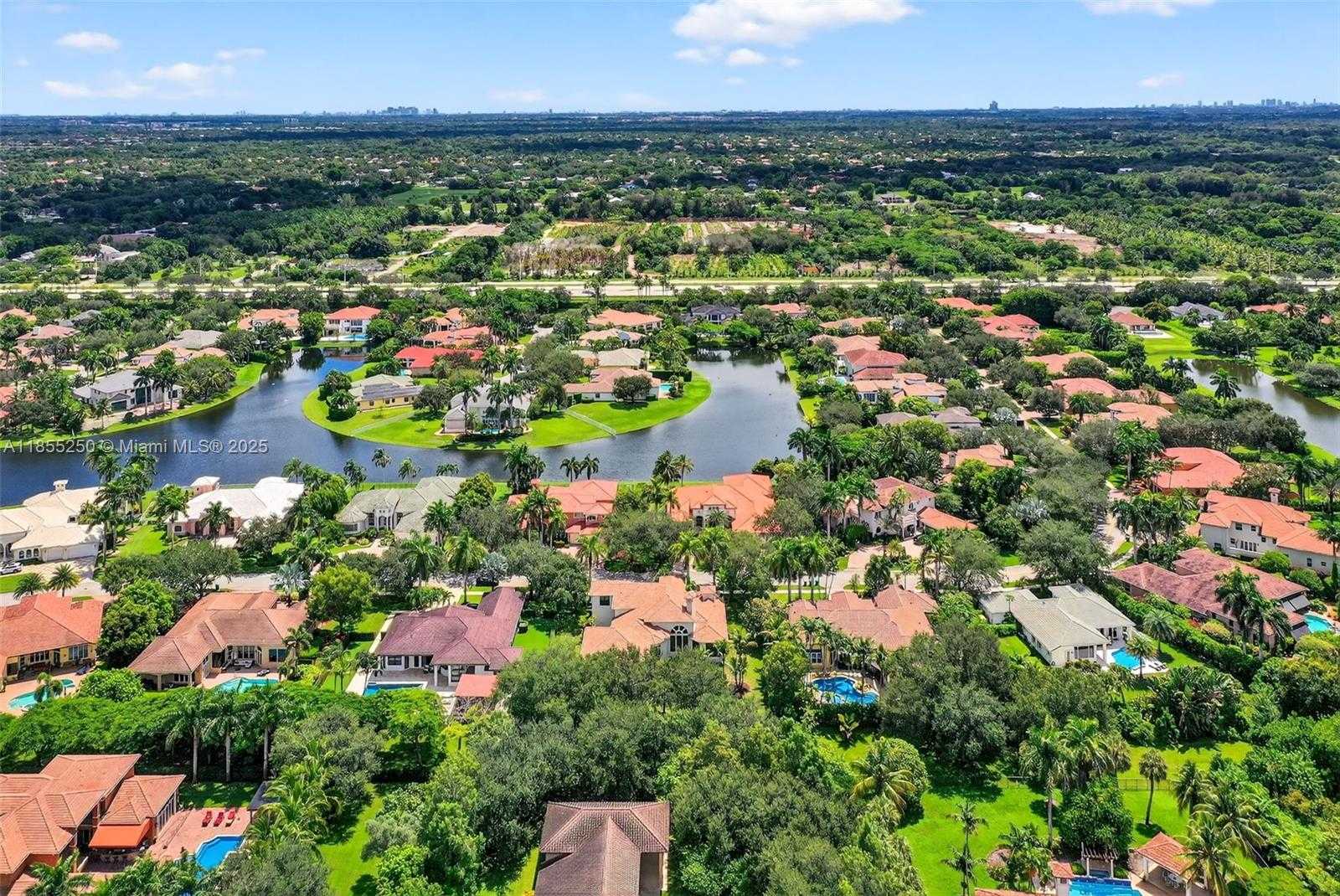 Small Image of 3303 WEST STONEBROOK CIR, Davie Number 76