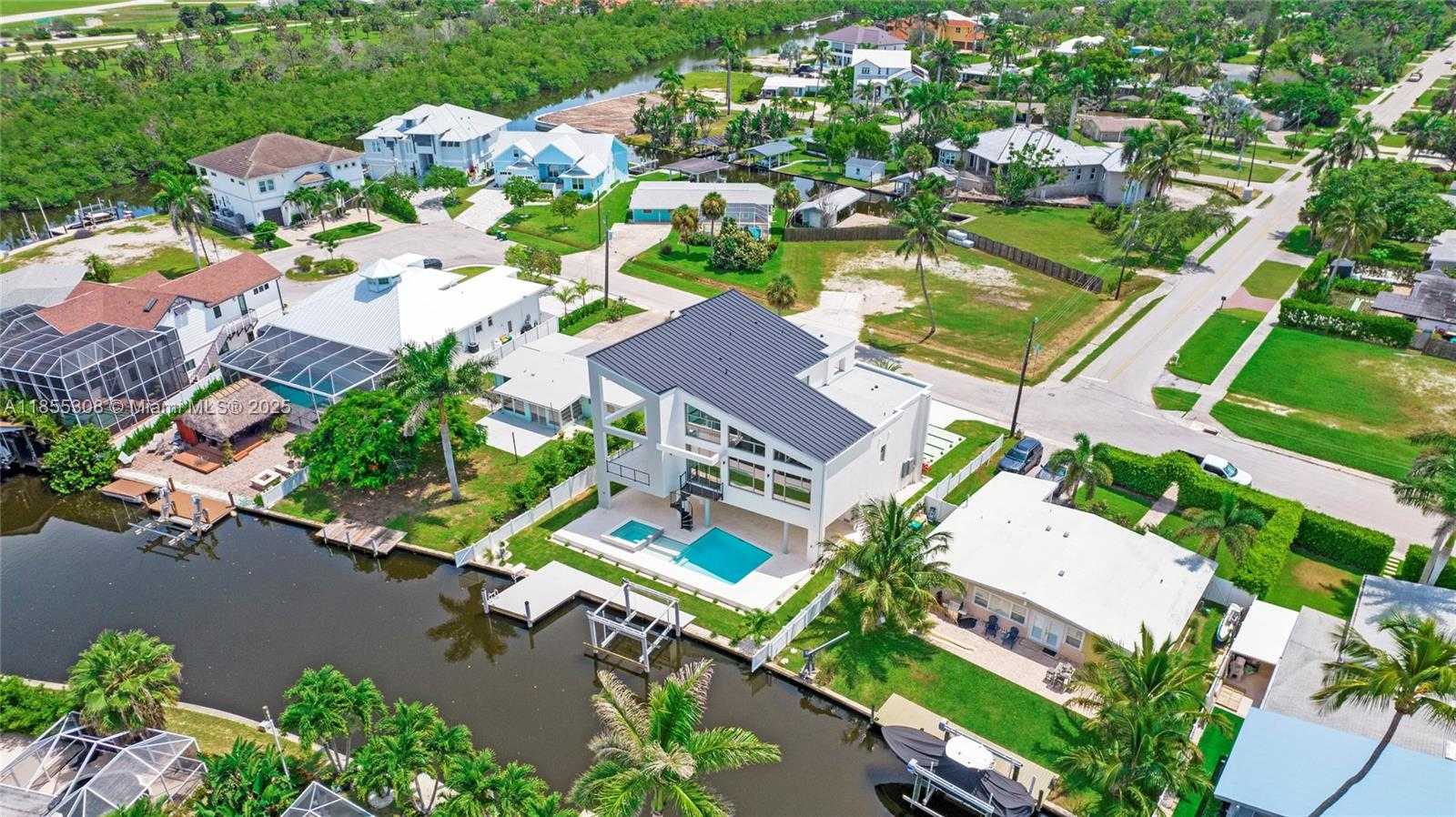 Small Image of 1798 HOLIDAY LN, Naples Number 44