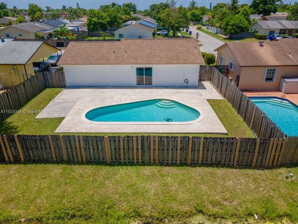 Small Image of 405 SOUTH WEST 78TH TER, North Lauderdale Number 12
