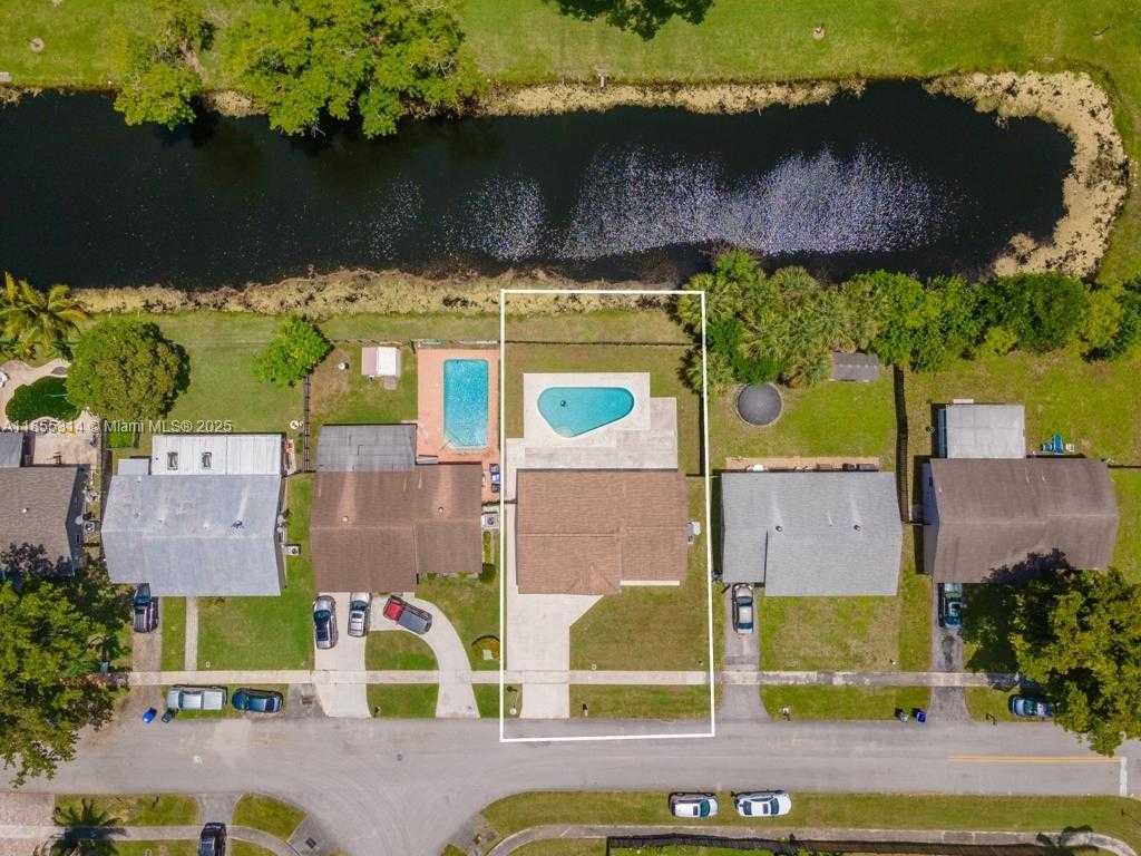 Small Image of 405 SOUTH WEST 78TH TER, North Lauderdale Number 13