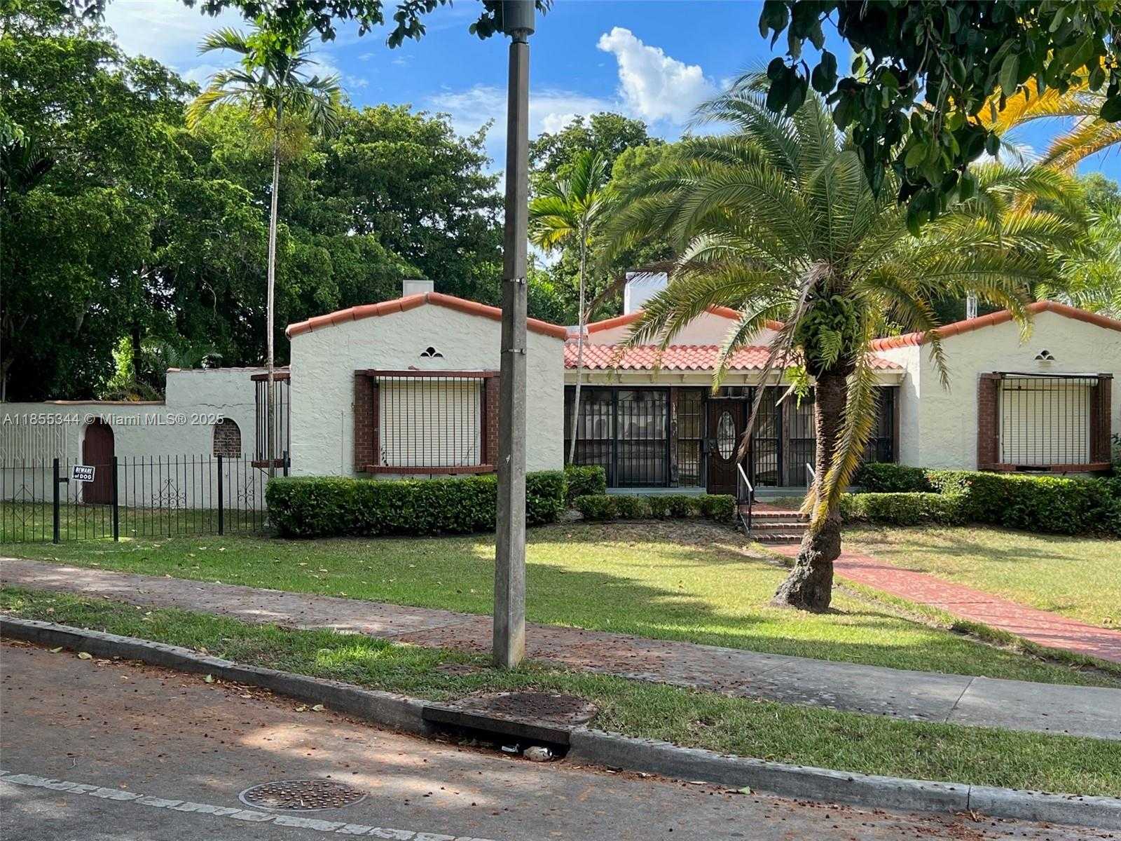 Small Image of 5900 NORTH EAST 5TH AVE, Miami Number 2
