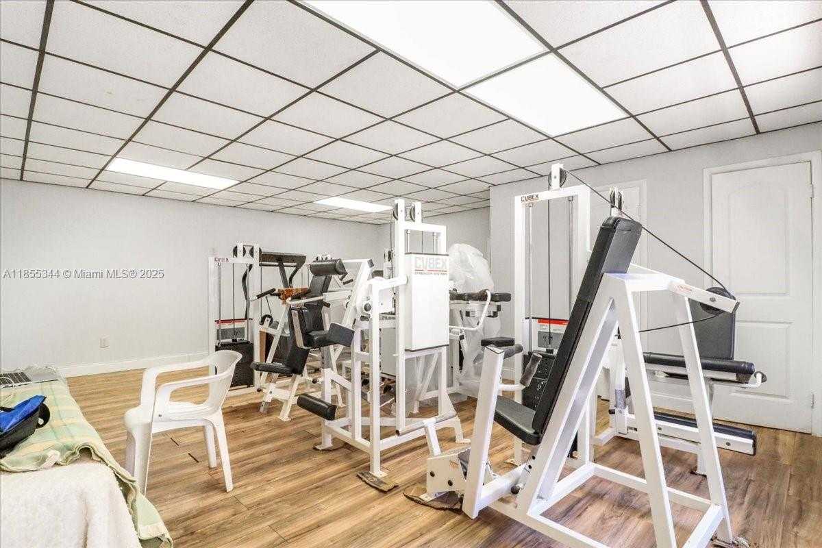 Small Image of 5900 NORTH EAST 5TH AVE, Miami Number 33