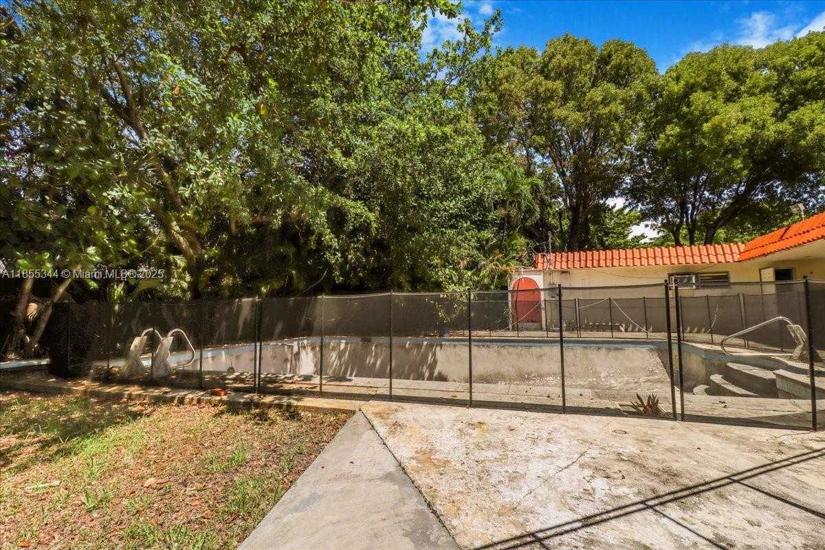 Small Image of 5900 NORTH EAST 5TH AVE, Miami Number 43