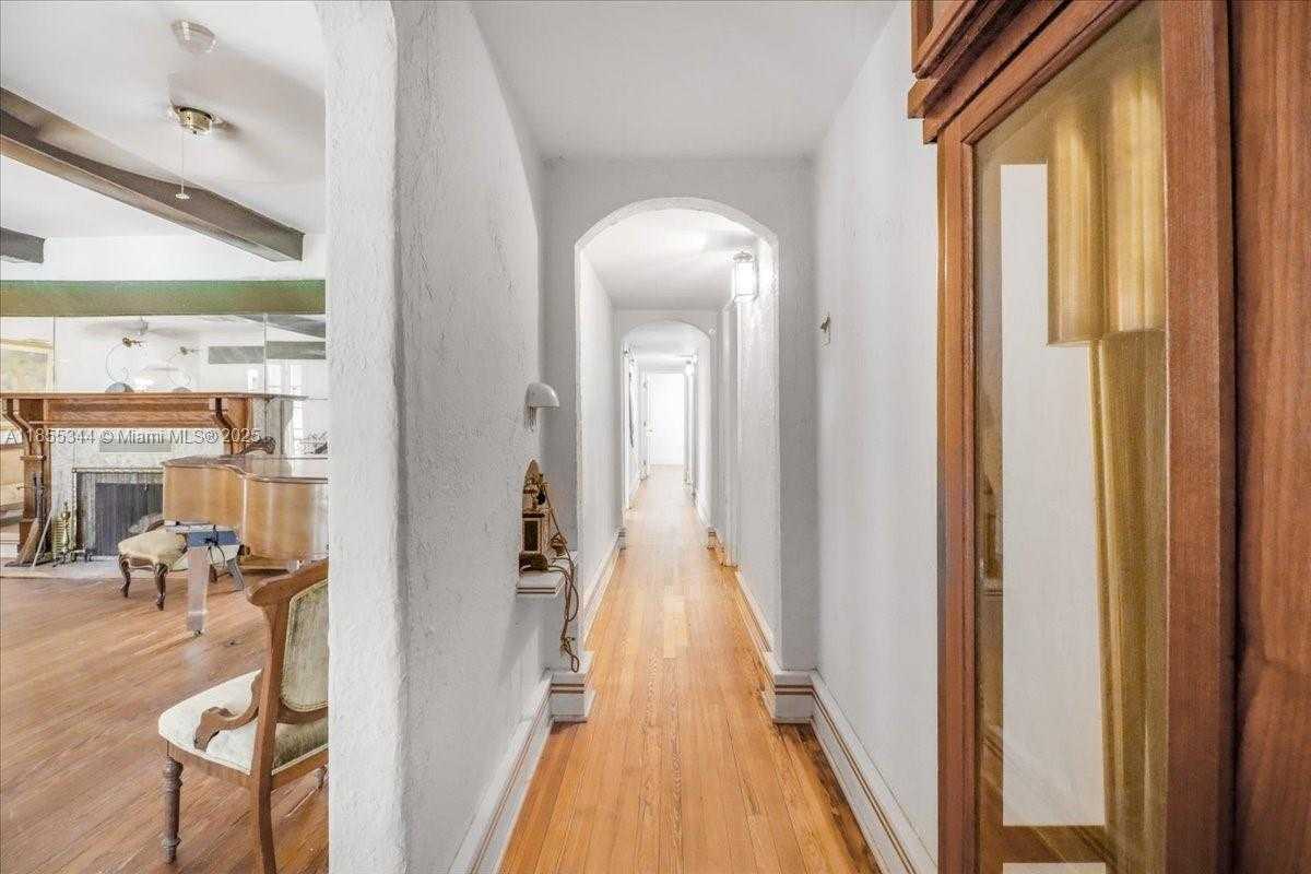 Small Image of 5900 NORTH EAST 5TH AVE, Miami Number 44