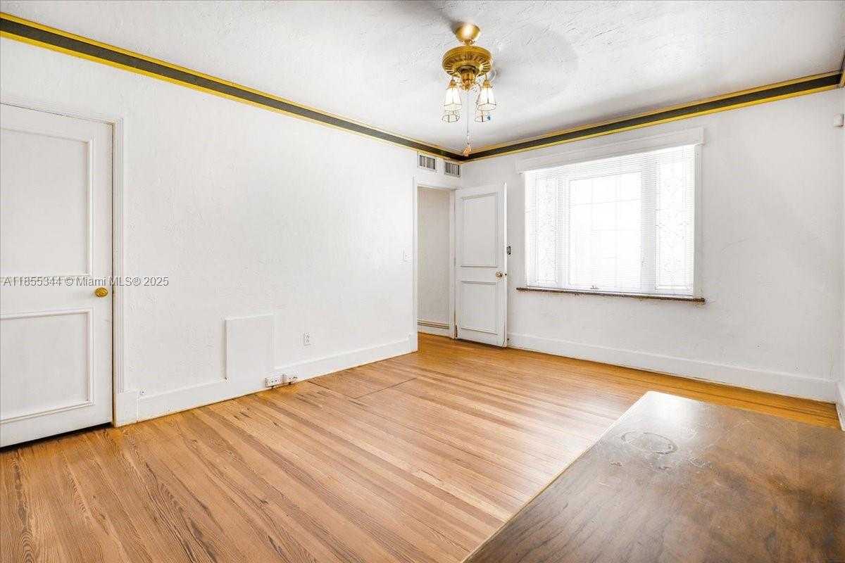 Small Image of 5900 NORTH EAST 5TH AVE, Miami Number 55