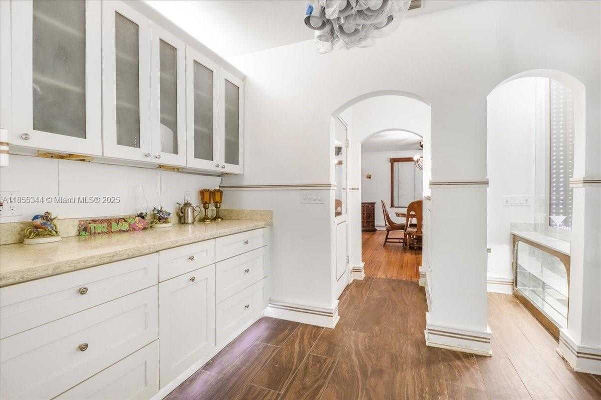 Small Image of 5900 NORTH EAST 5TH AVE, Miami Number 61