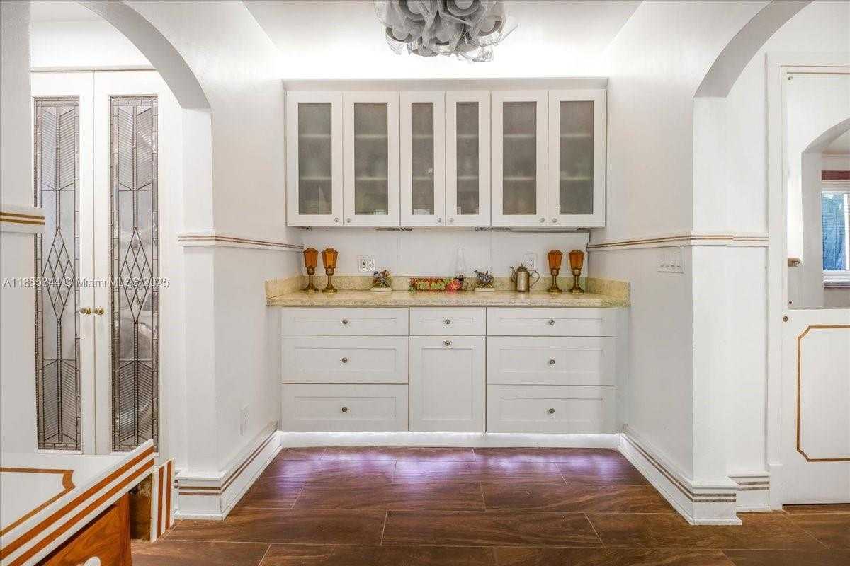 Small Image of 5900 NORTH EAST 5TH AVE, Miami Number 62