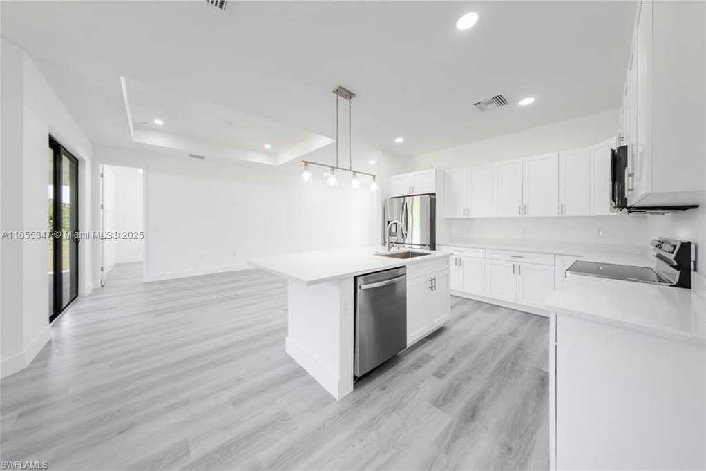 Small Image of 615 Addison St E, Lehigh Acres, FL 33974, USA Number 12