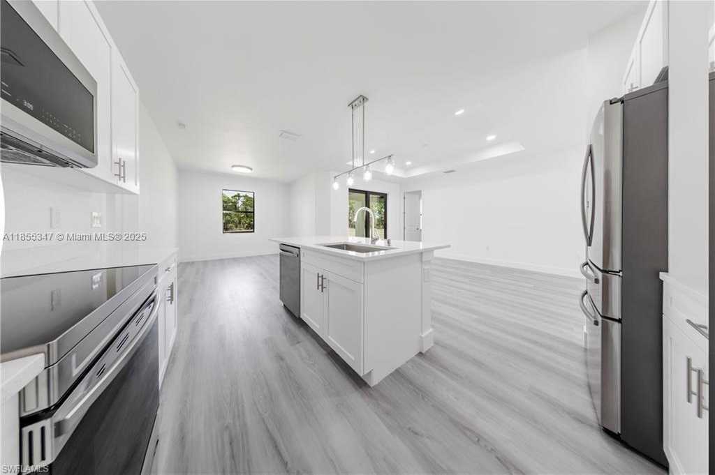 Small Image of 615 Addison St E, Lehigh Acres, FL 33974, USA Number 13