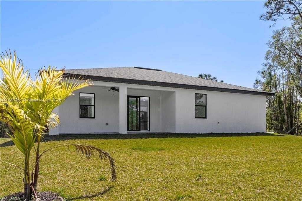 Small Image of 829 GILLIAN AVE, Lehigh Acres Number 2