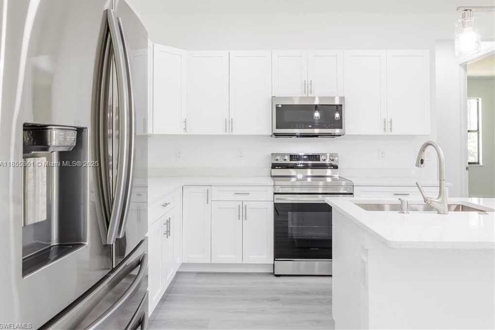Small Image of 829 GILLIAN AVE, Lehigh Acres Number 9