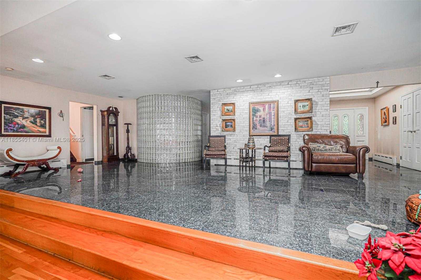 Small Image of 66 CROMWELL CIR, Out of City Number 13