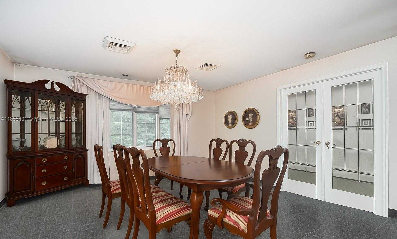 Small Image of 66 CROMWELL CIR, Out of City Number 15
