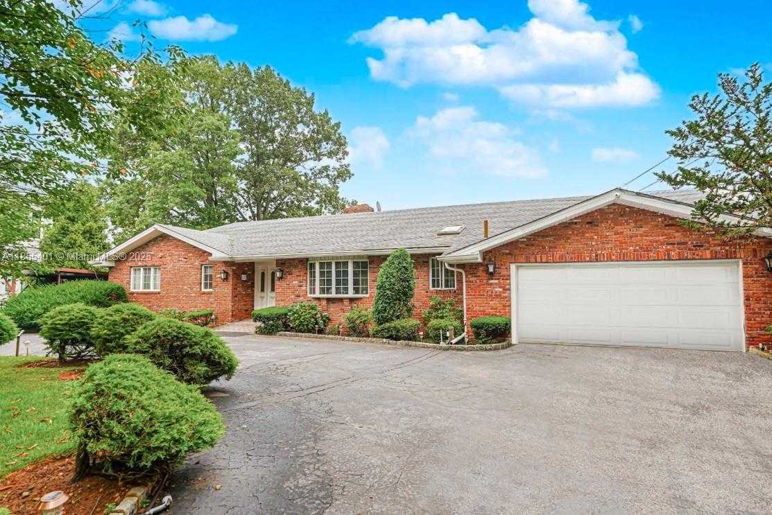 Small Image of 66 CROMWELL CIR, Out of City Number 2
